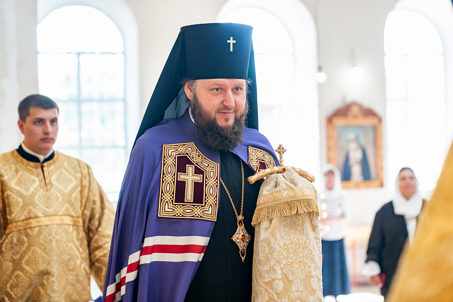 Архиерейское богослужение в Богородицерождественском храме деревни Старое г.о. Ступино